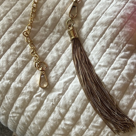 Bag chain with fringe, gold tone metal, carabiner closure 47” total length - Picture 10 of 10